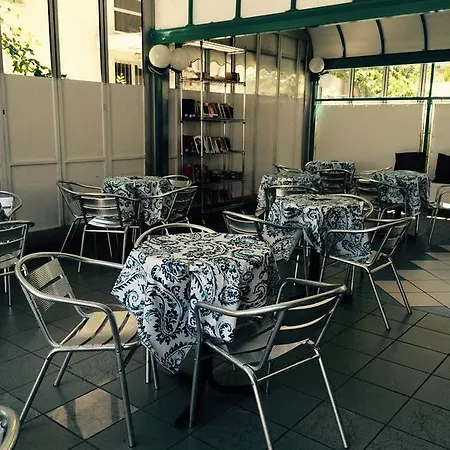 萨塔诺酒店 3* 里米尼